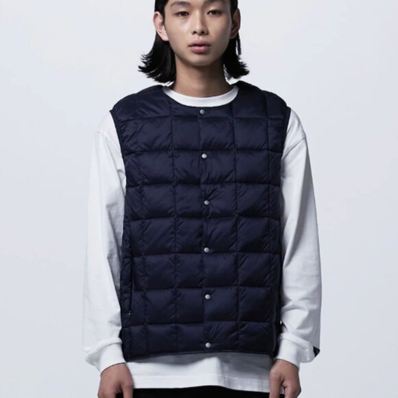 Tai Men's Navy Quilted Vest - Picture 1 of 7